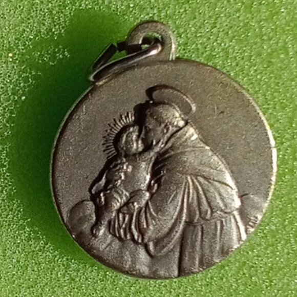 St. Anthony Relic Medal - Picture 2 of 9